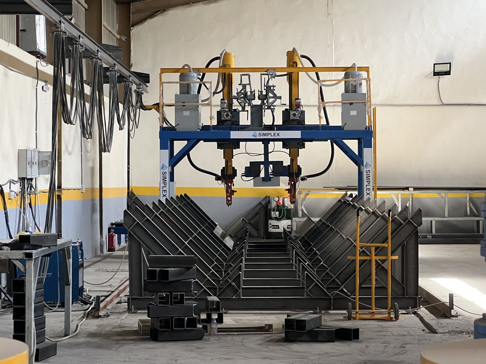 Twin-head submerged-arc welding gantry at the Riyadh plant